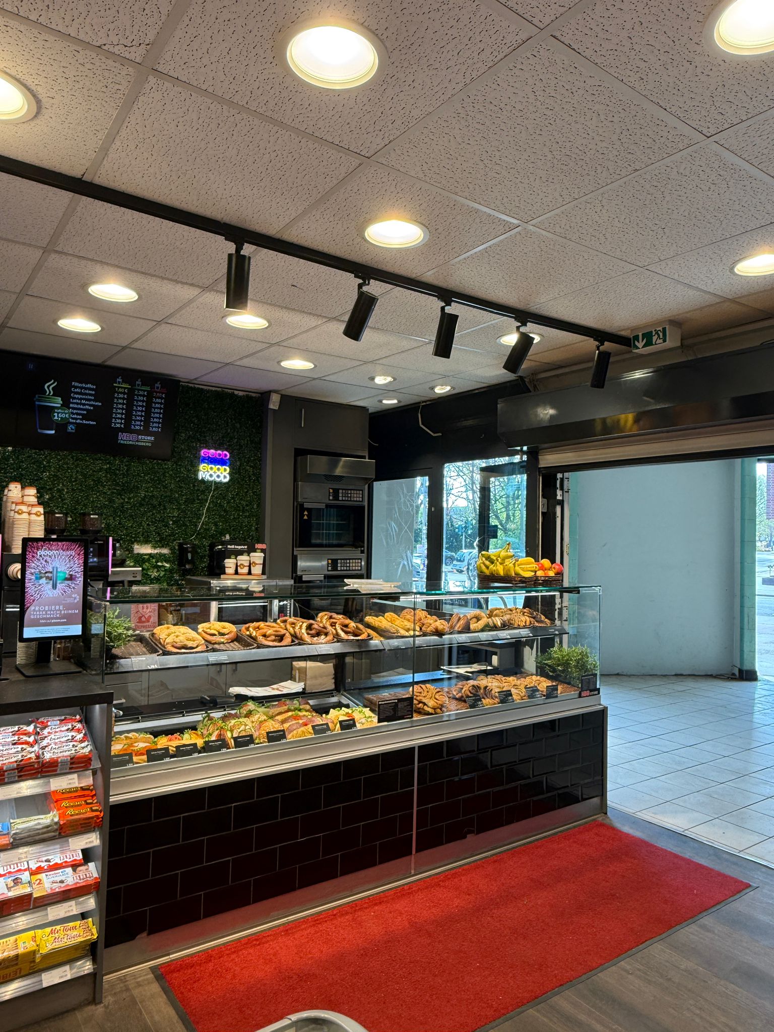 Backwarentheke im HBB Store